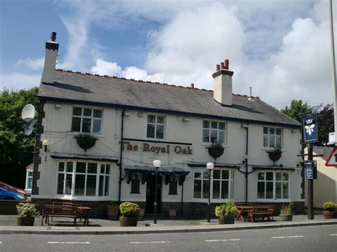 THE ROYAL OAK HOTEL, Liverpool .